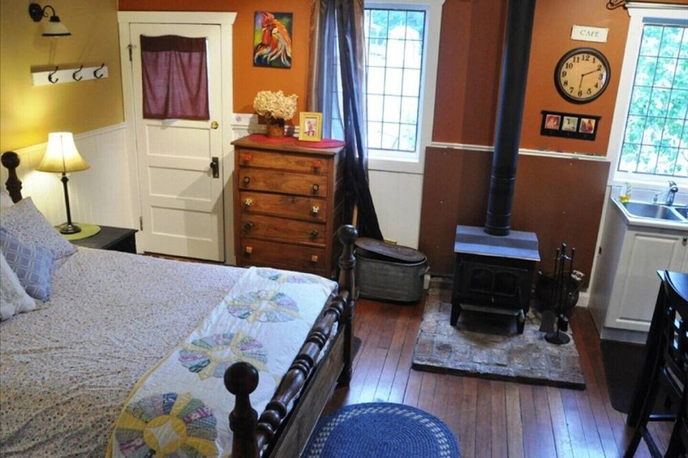 Photo of Bedroom in Yellow Point