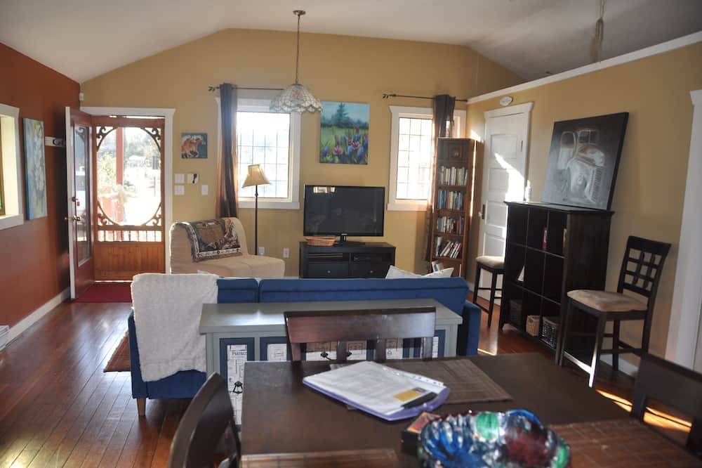 Photo of Livingroom in Yellow Point