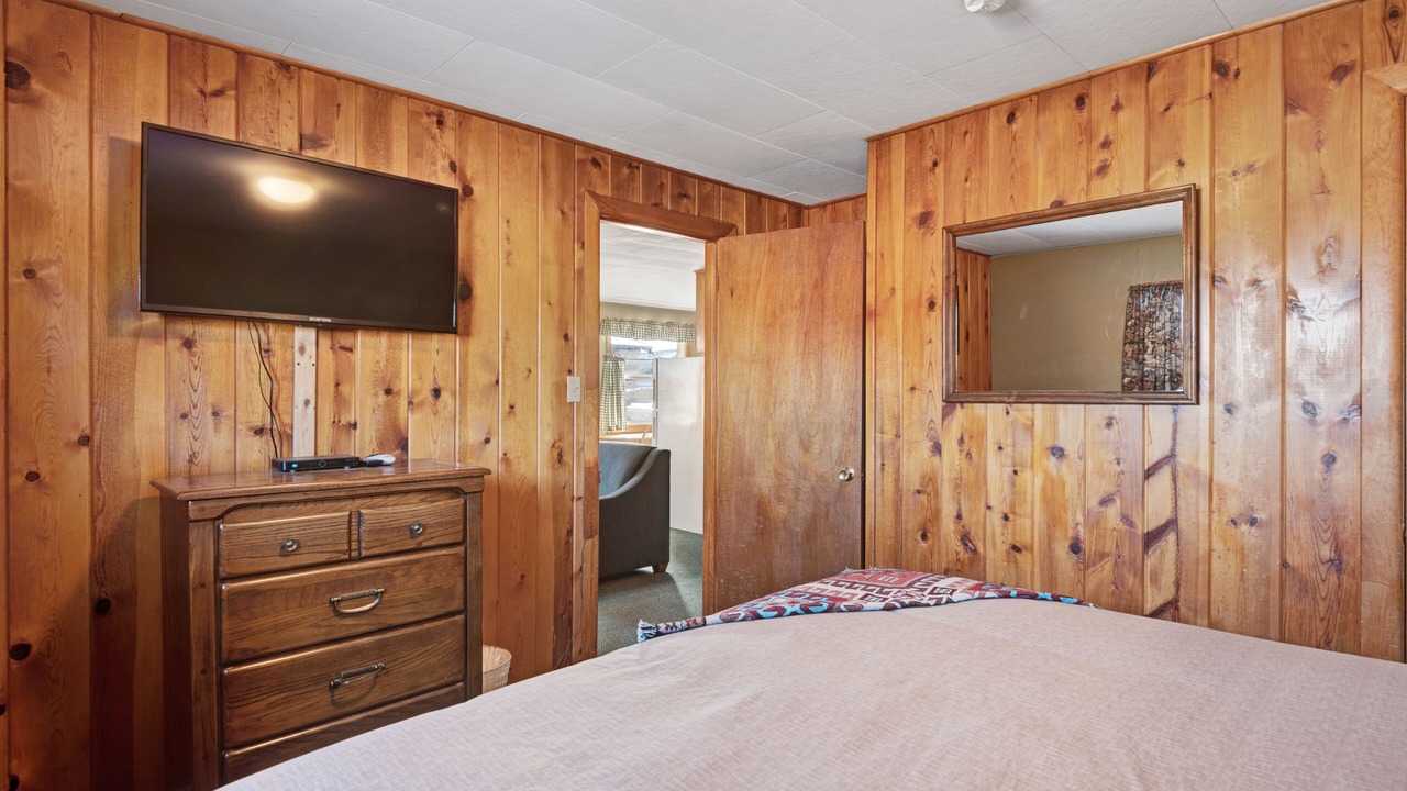 Photo of Bedroom in South Fork