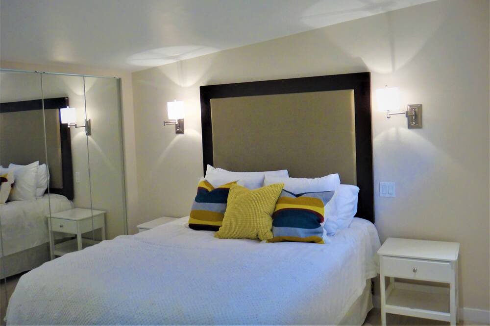 Photo of Bedroom in Cobble Hill