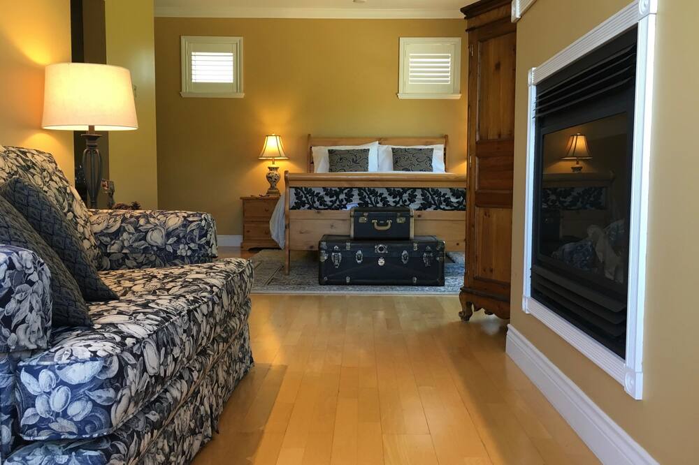 Photo of Livingroom in Okanagan-Similkameen