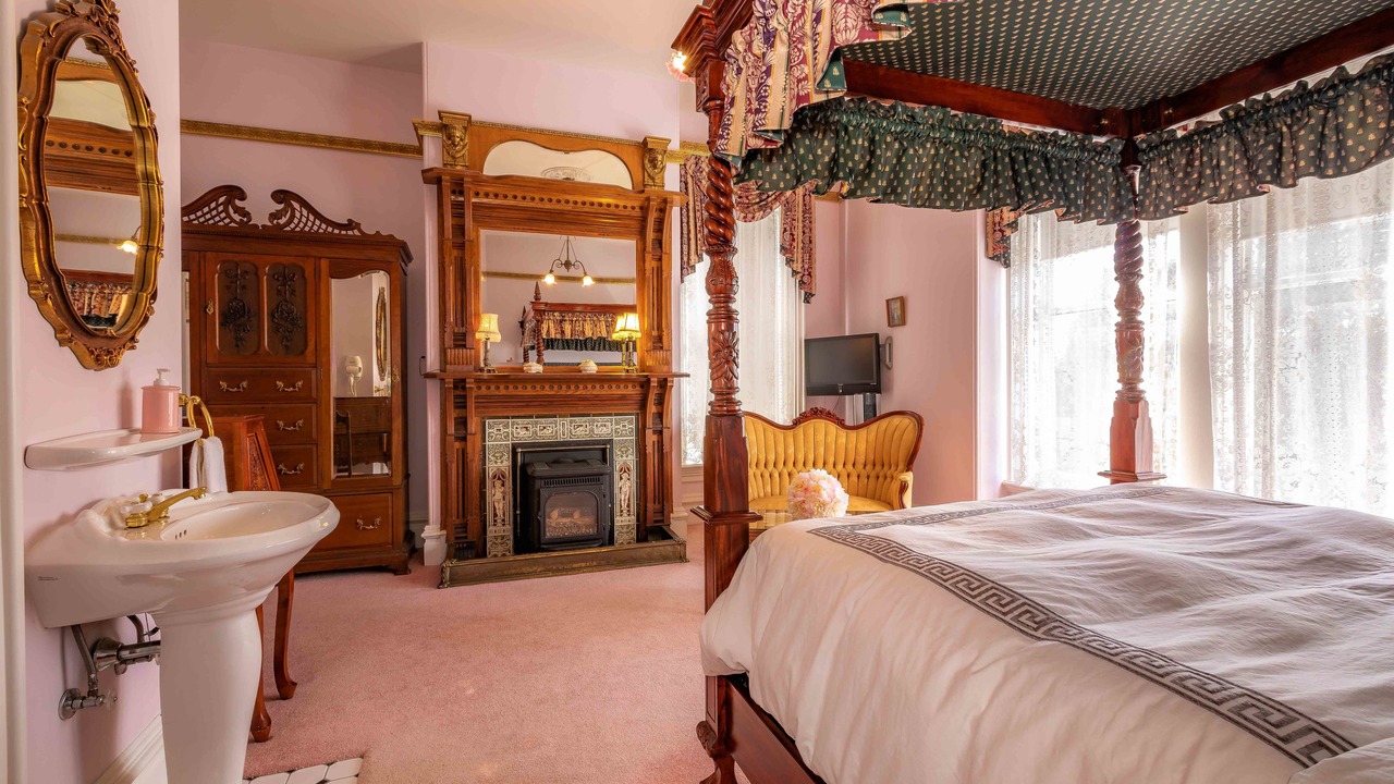 Photo of Bedroom in Rockland