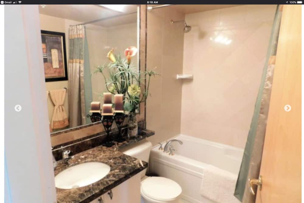 Photo of Bathroom in Coal Harbour