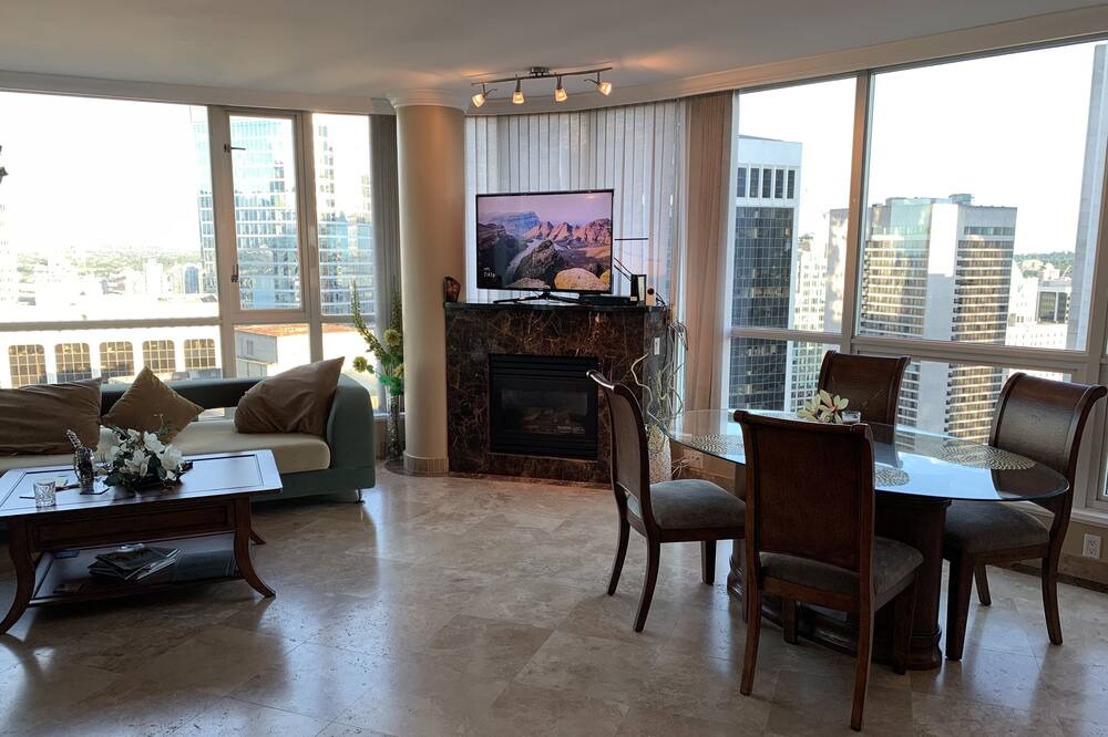 Photo of Livingroom in Coal Harbour