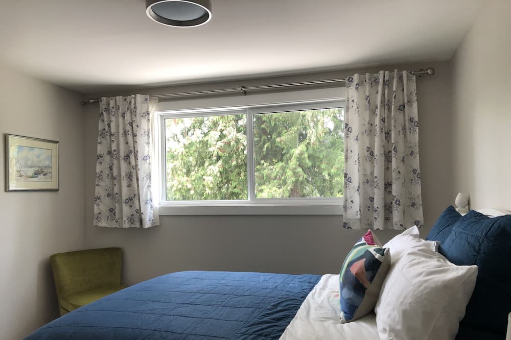 Photo of Bedroom in Okanagan-Similkameen