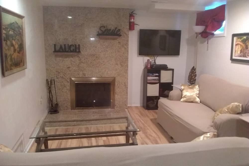 Photo of Livingroom in North Aurora