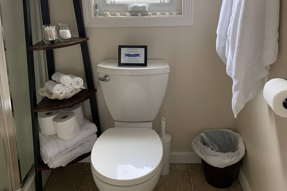 Photo of Bathroom in Courtenay
