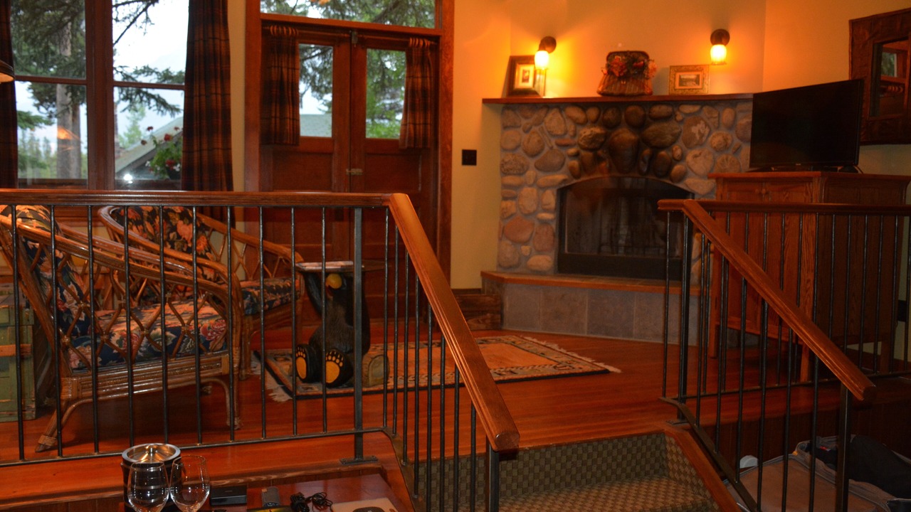 Photo of Livingroom in Johnston Canyon
