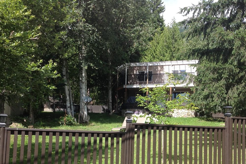 Photo of Outdoor in Anglemont