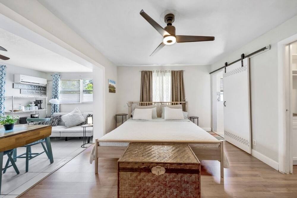 Photo of Bedroom in Pompano Beach