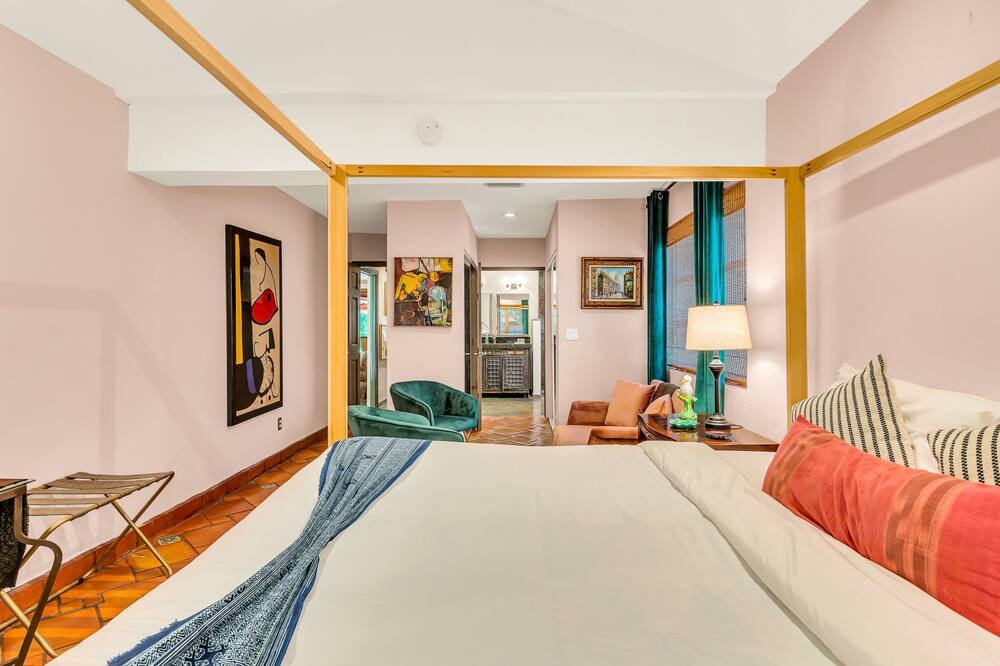 Photo of Bathroom in Parrot Cove