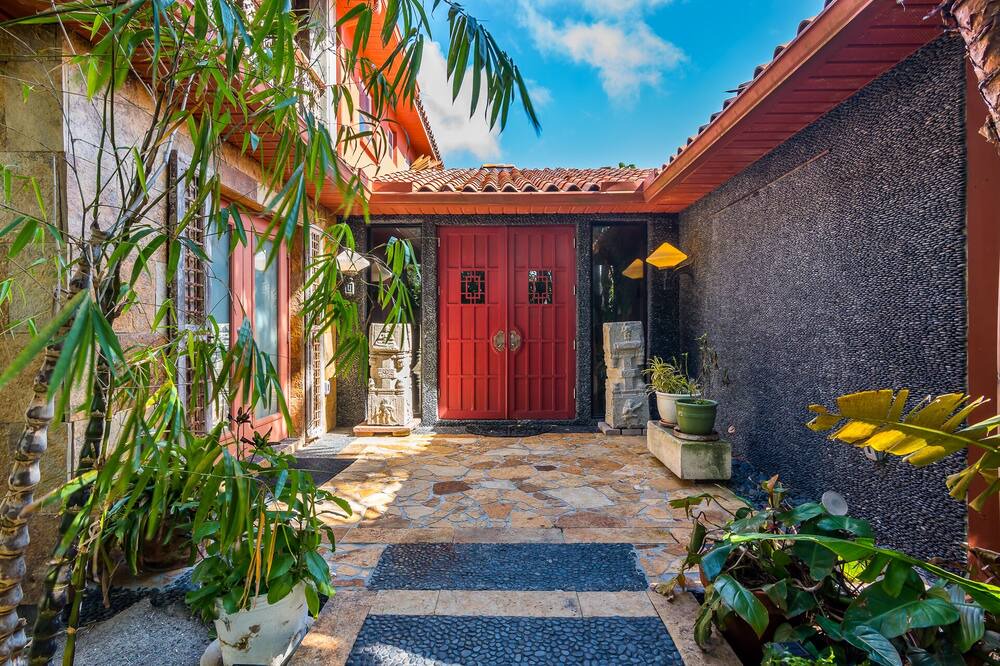 Photo of Outdoor in Parrot Cove