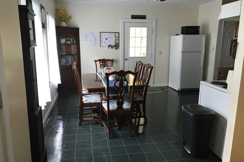 Photo of Kitchen in Stratford
