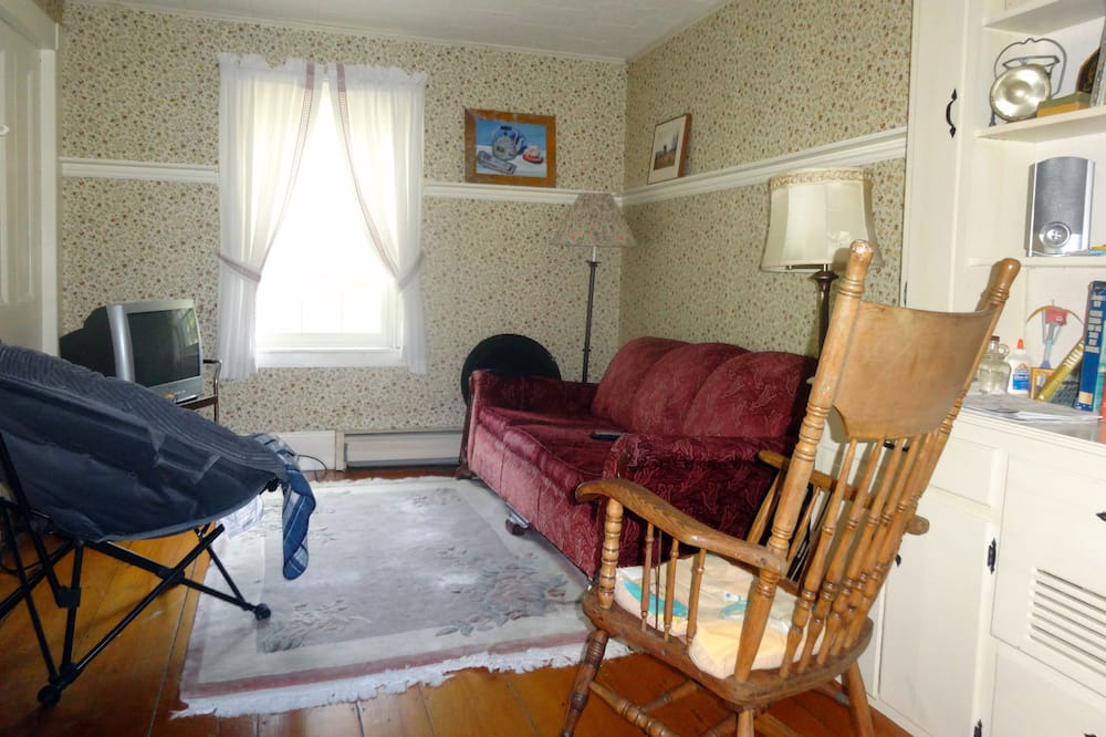 Photo of Bedroom in West Tremont