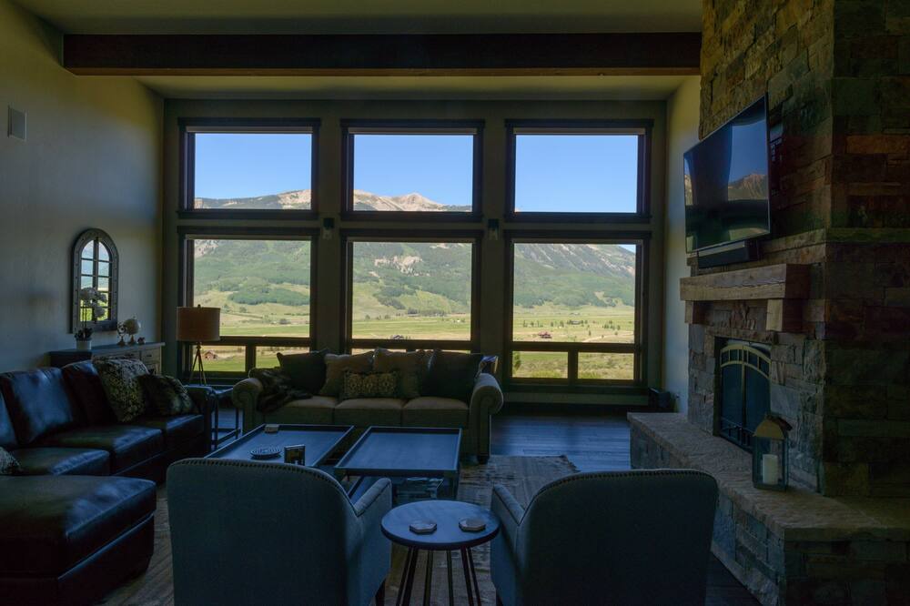 Photo of Livingroom in Crested Butte South