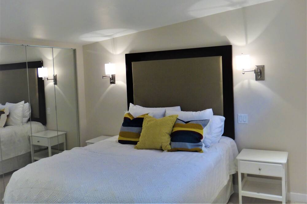 Photo of Bedroom in Cobble Hill