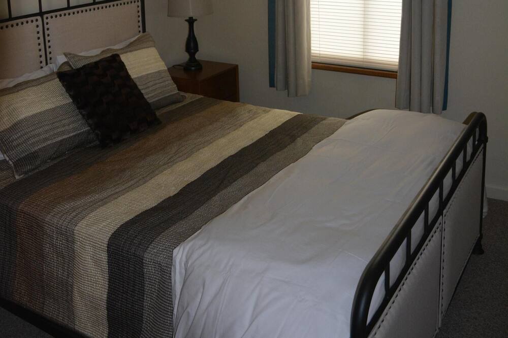 Photo of Bedroom in Basalt