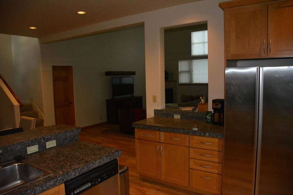 Photo of Bedroom in Basalt