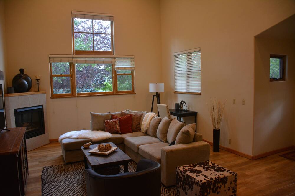 Photo of Livingroom in Basalt