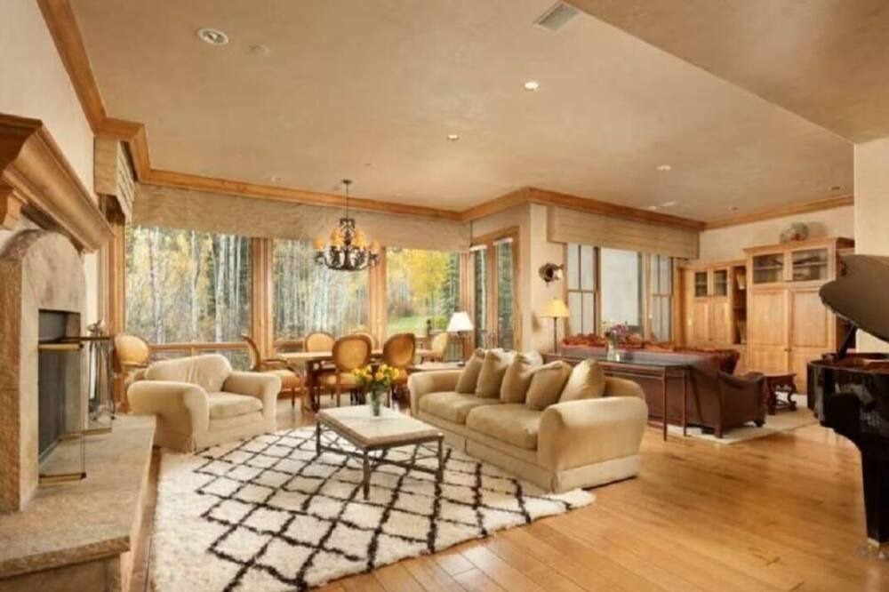 Photo of Livingroom in Snowmass Village