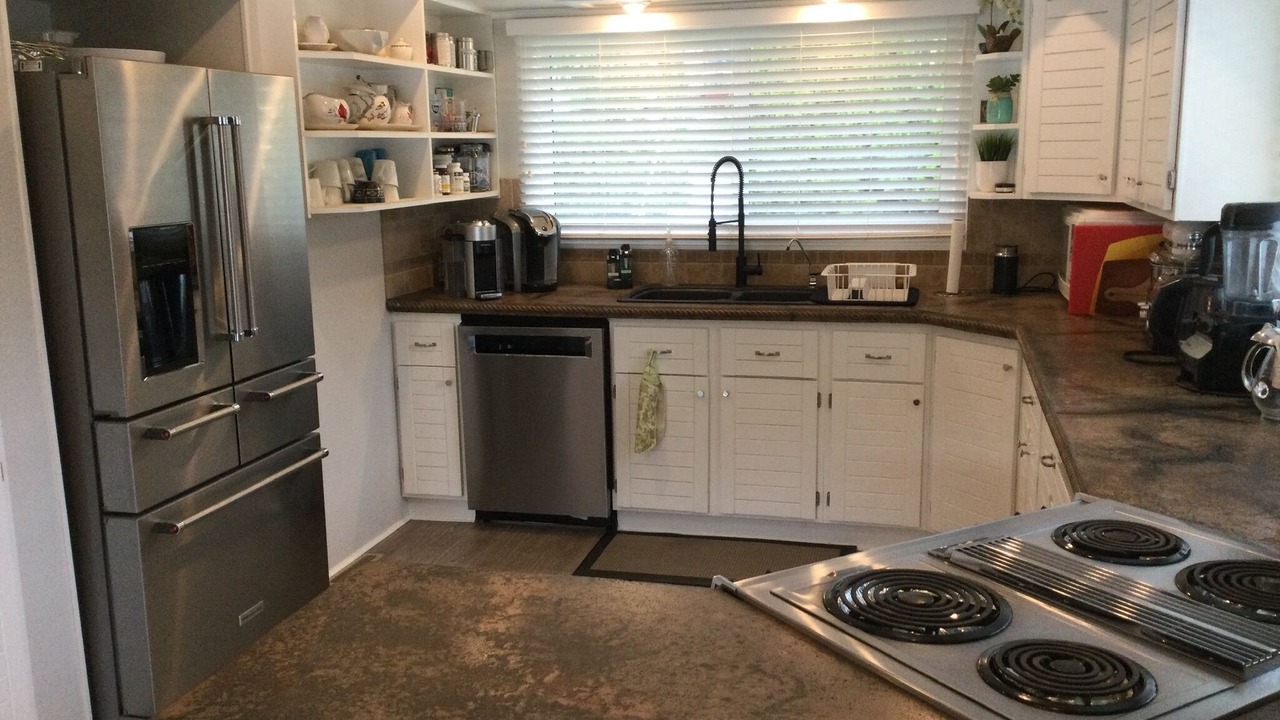 Photo of Kitchen in Okanagan-Similkameen
