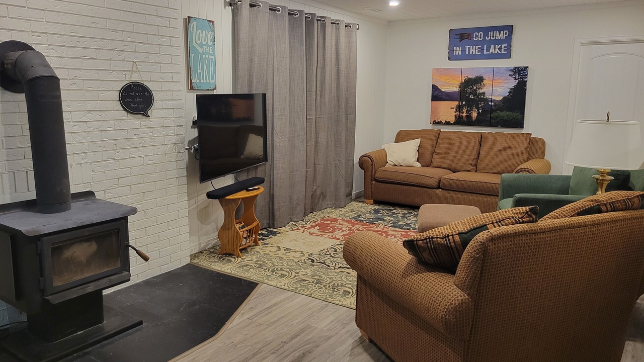 Photo of Livingroom in Okanagan-Similkameen