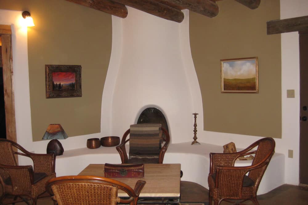 Photo of Livingroom in Taos