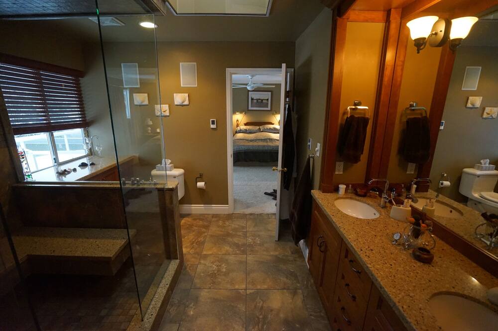 Photo of Bathroom in Belcarra