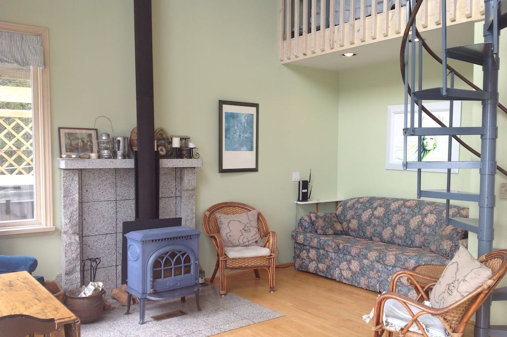 Photo of Livingroom in Salt Spring Island