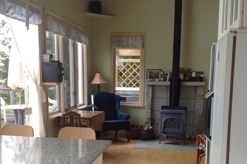 Photo of Livingroom in Salt Spring Island