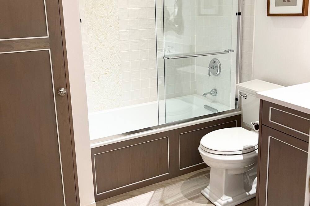 Photo of Bathroom in West End