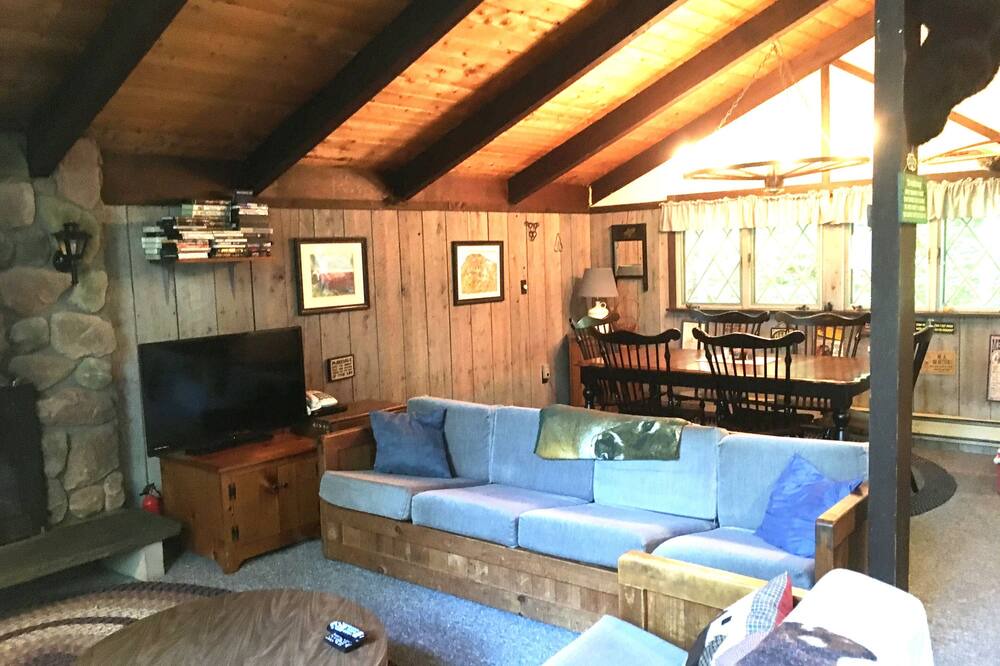 Photo of Livingroom in Bartlett