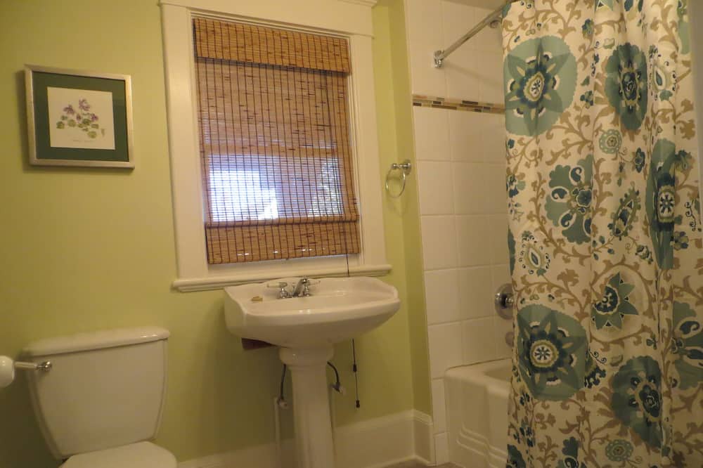 Photo of Bathroom in Victoria West