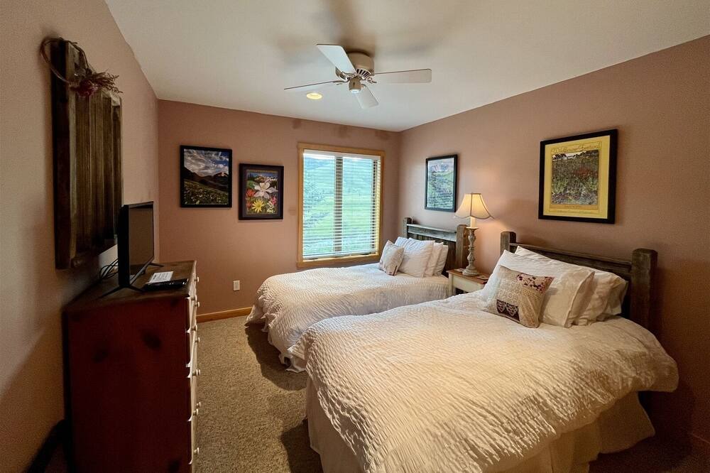Photo of Bedroom in Crested Butte South