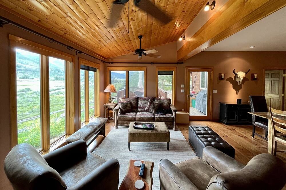 Photo of Livingroom in Crested Butte South
