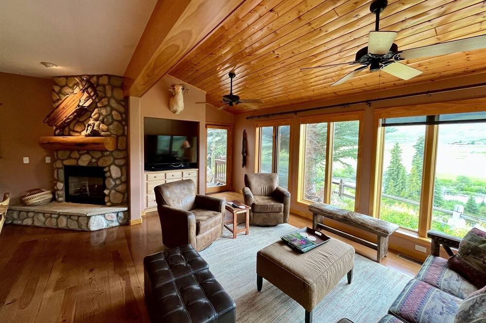 Photo of Livingroom in Crested Butte South
