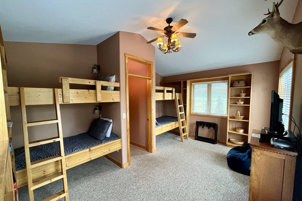 Photo of Bedroom in Crested Butte South