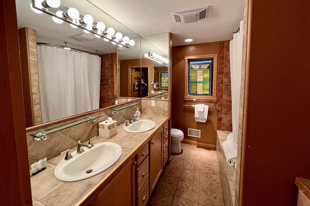 Photo of Bathroom in Crested Butte South