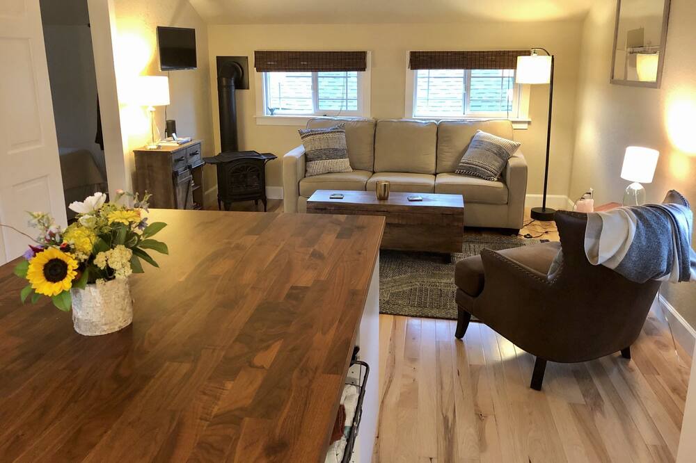 Photo of Livingroom in Rigden Farm