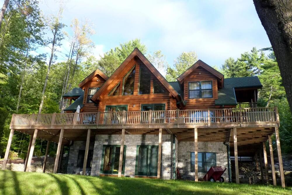 Photo of Outdoor in Corinth