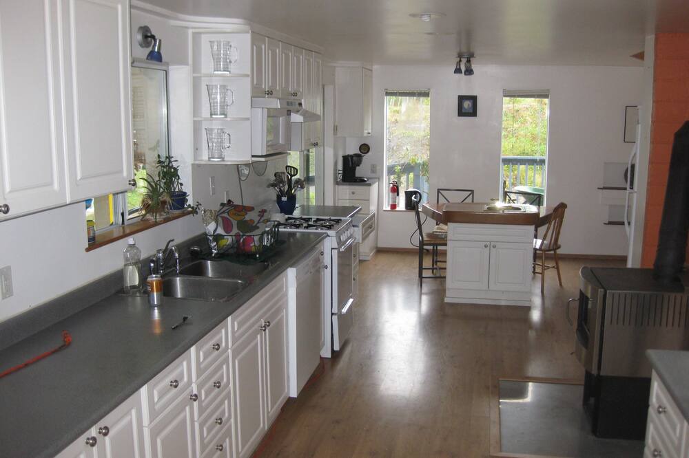 Photo of Kitchen in Bamfield