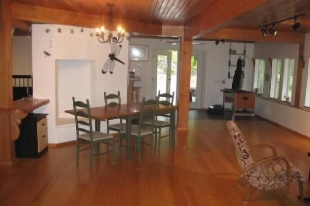 Photo of Bedroom in Bamfield