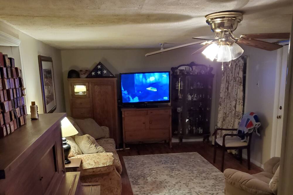 Photo of Livingroom in Groveton