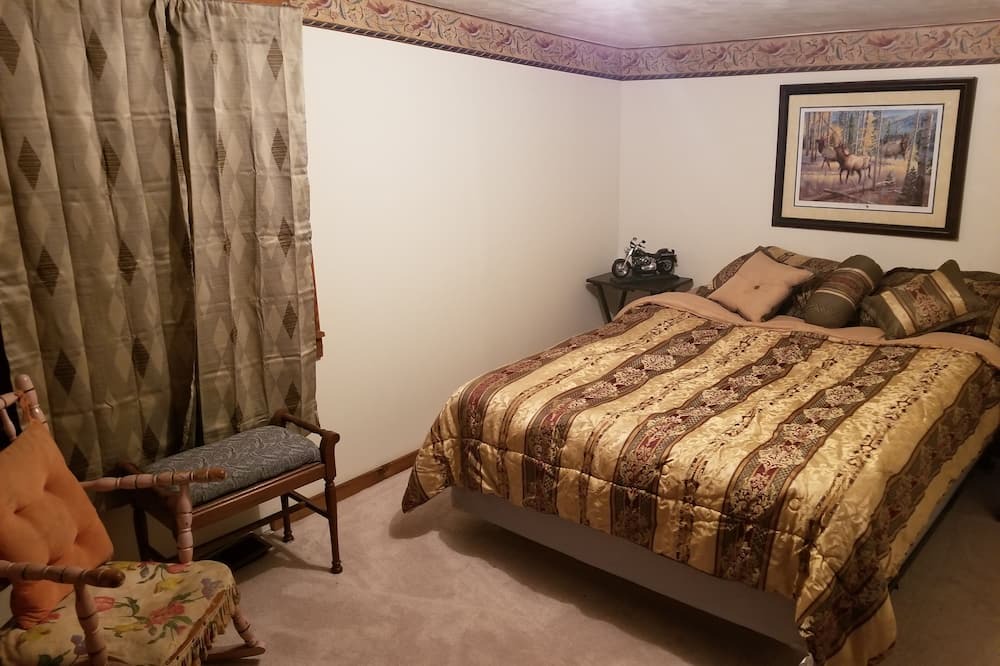 Photo of Bedroom in Groveton