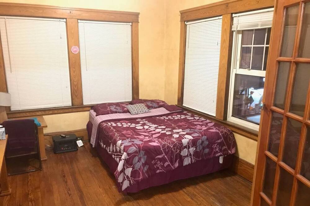 Photo of Bedroom in Little Italy