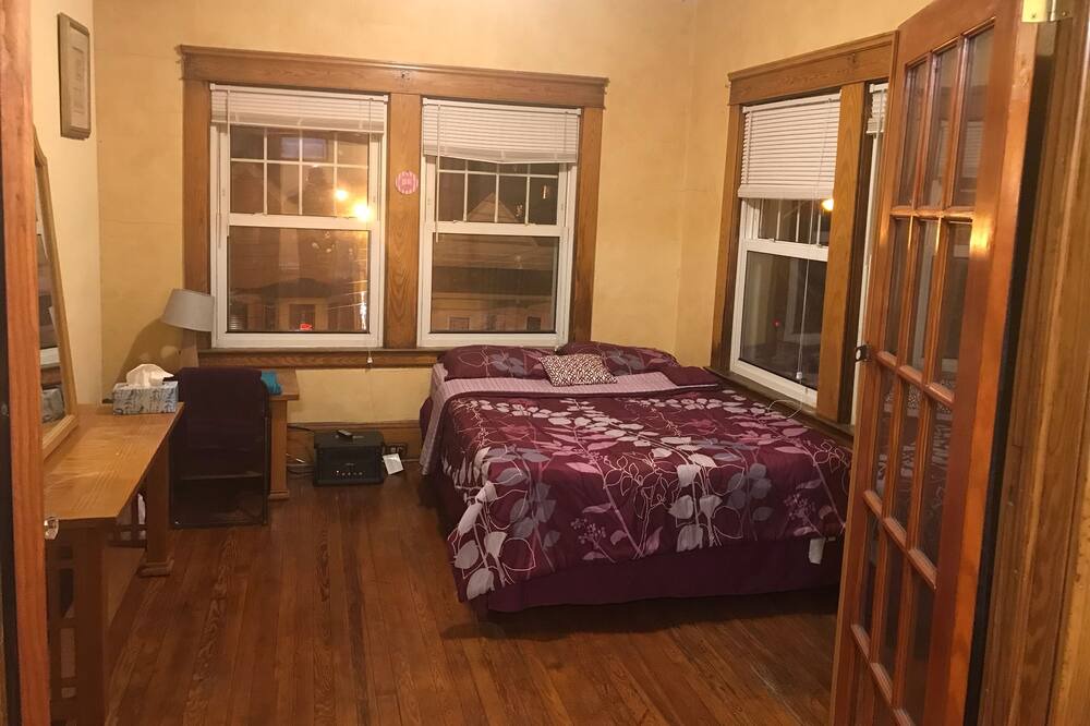 Photo of Bedroom in Little Italy