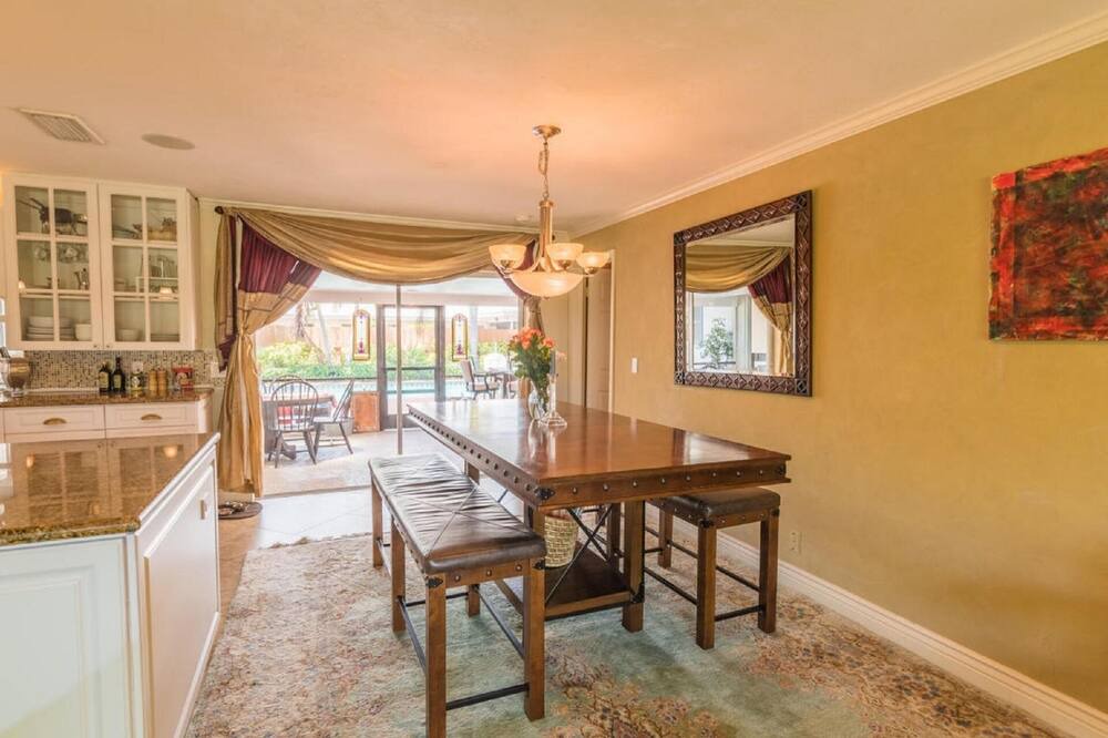 Photo of Bedroom in Golfview Harbor