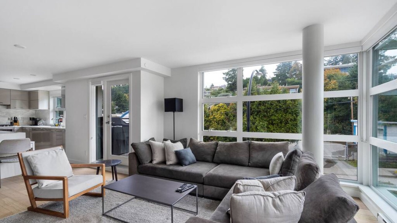 Photo of Livingroom in White Rock