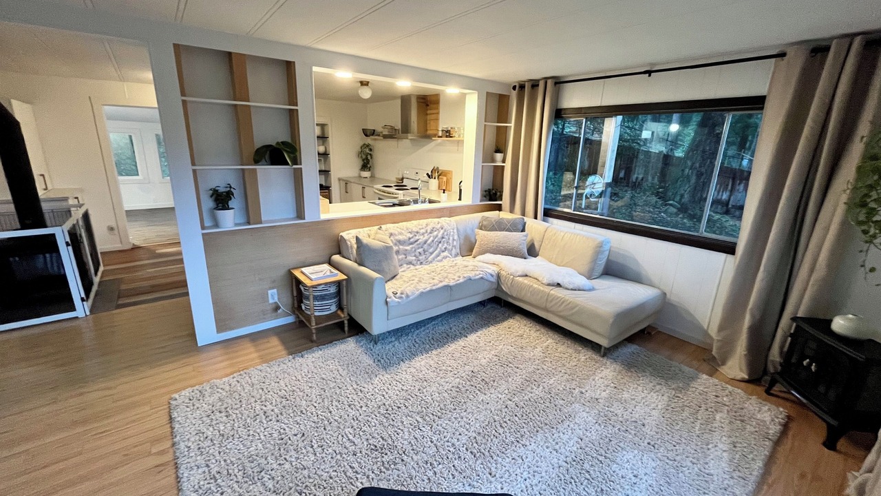 Photo of Livingroom in Salt Spring Island