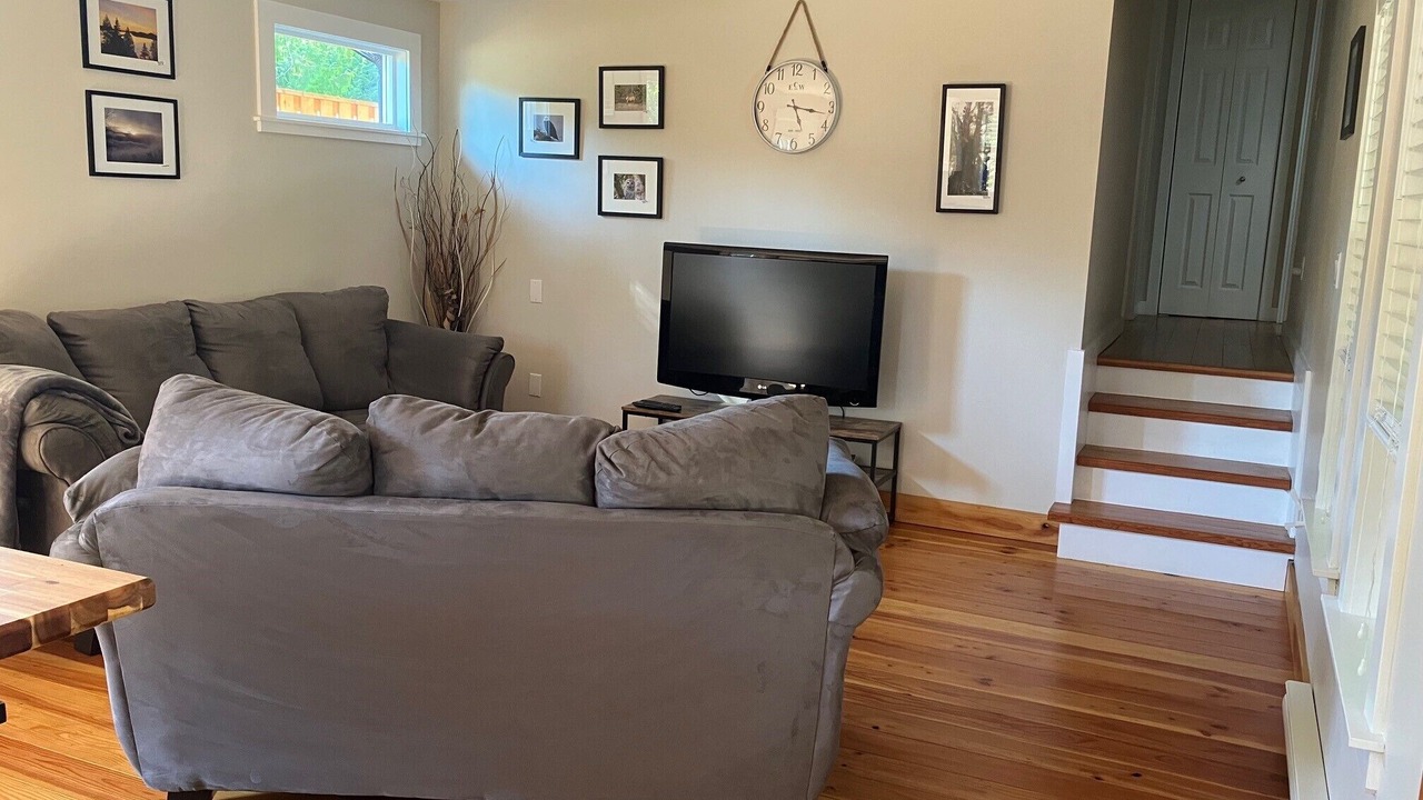 Photo of Livingroom in Shawnigan Lake